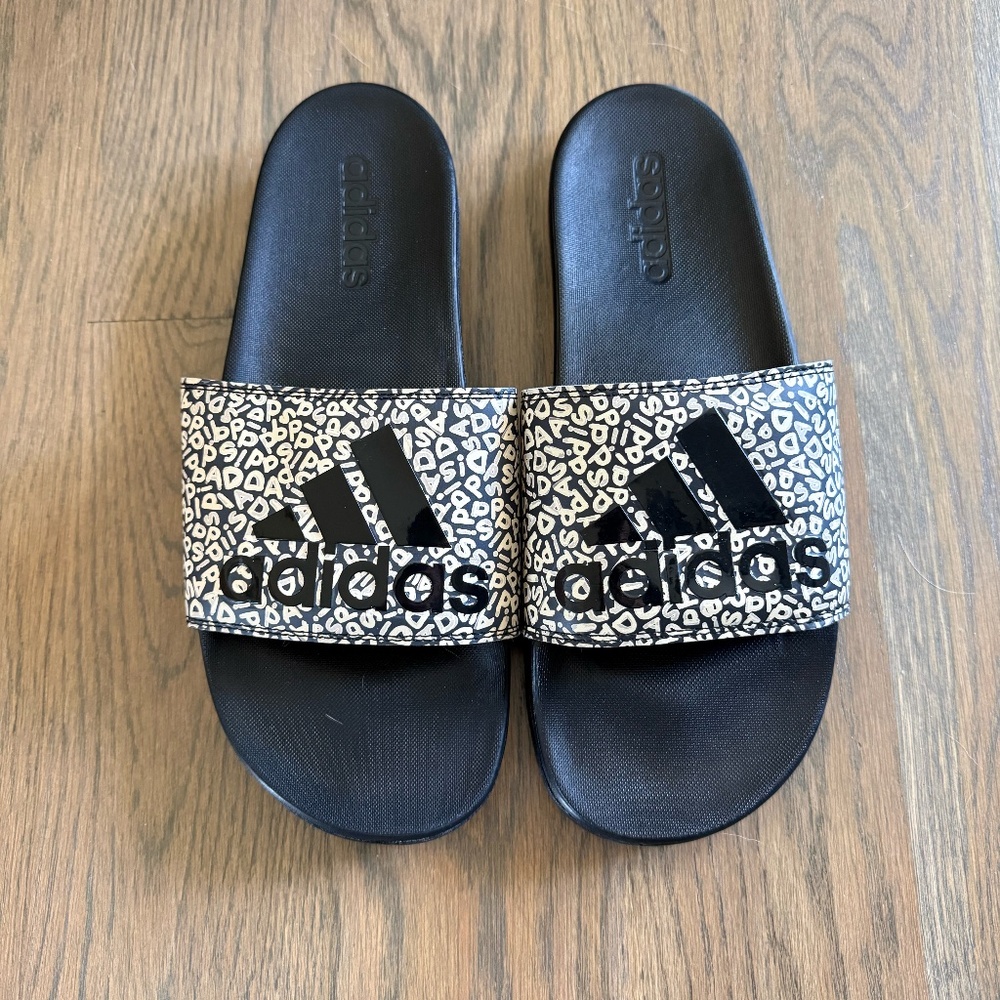 NWT adidas Adilette Comfort Slides